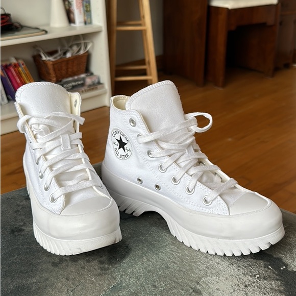 SOLD White converse size 6.5 - Picture 2 of 5